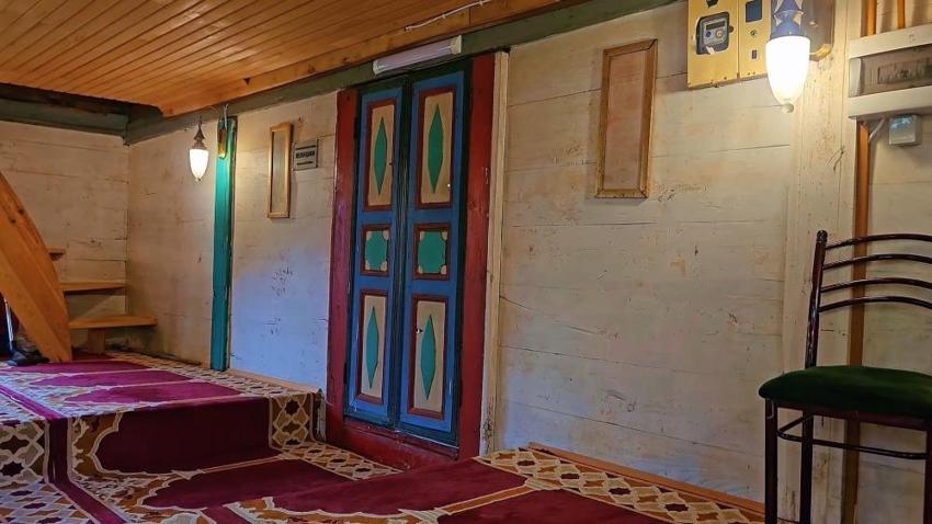 175 yıldır tek bir çivi çakılmadan duruyor! Görenler gözlerine inanamıyor: Bunca zamandır babadan oğula korunarak ayakta kaldı!