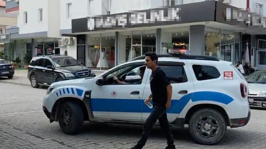 Adana'da kimliğini unutan genç, polisin yardımına rağmen gecikince sınava alınmadı