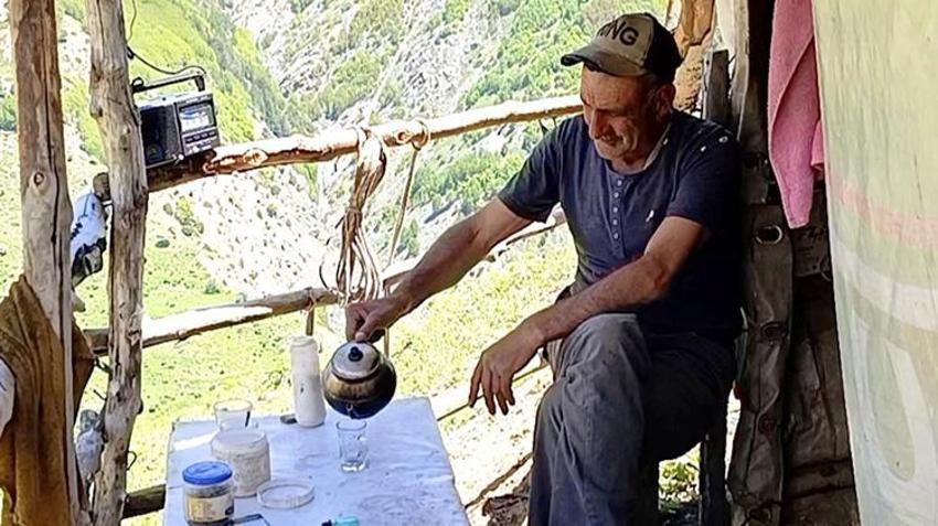 Şehir hayatını reddetti! 40 yıldır dağda tek başına yaşıyor