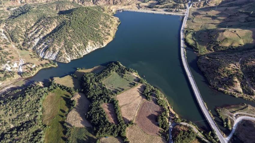 Görenler İsviçre sanıyor ama burası Bitlis: 300 yıldır tek bir taşı bile yerinden oynamadı, şimdi ziyaretçi akınına uğruyor!
