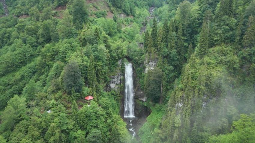 Artvin'dan dünyaya açılan pencere: Maral Şelalesi coşmaya başladı