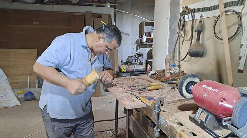Hayatımıza robotlar girse de bu sanat ölmeyecek! O usta sırrını oğluna teslim etti: Siparişlere yetişilemiyor