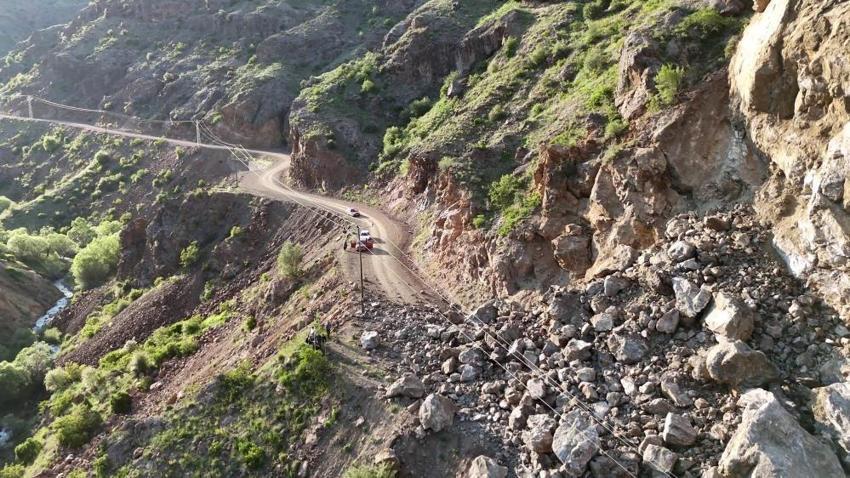 Erzurum'da yollar kapattı: Ulaşımı felce uğratan rutin!