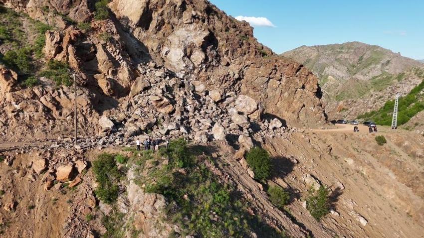 Erzurum'da yollar kapattı: Ulaşımı felce uğratan rutin!