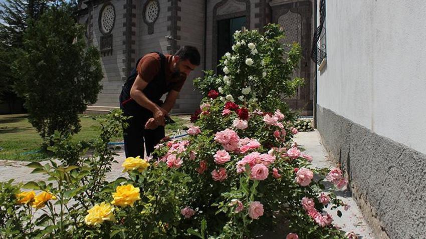 Eskiden tornavida bile tutamazdı: Aksaraylı imam lojmanda öyle bir şey yaptı ki görenler inanamıyor!