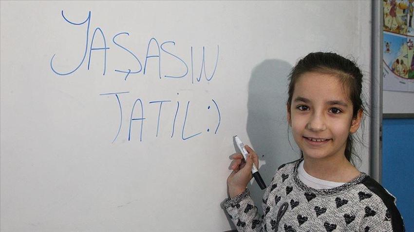 OKULLAR NE ZAMAN TATİL OLACAK? 2026 | Karneler hangi gün dağıtılacak? Karneler saat kaçta dağıtılacak? Karne günü serbest kıyafet mi giyilecek?
