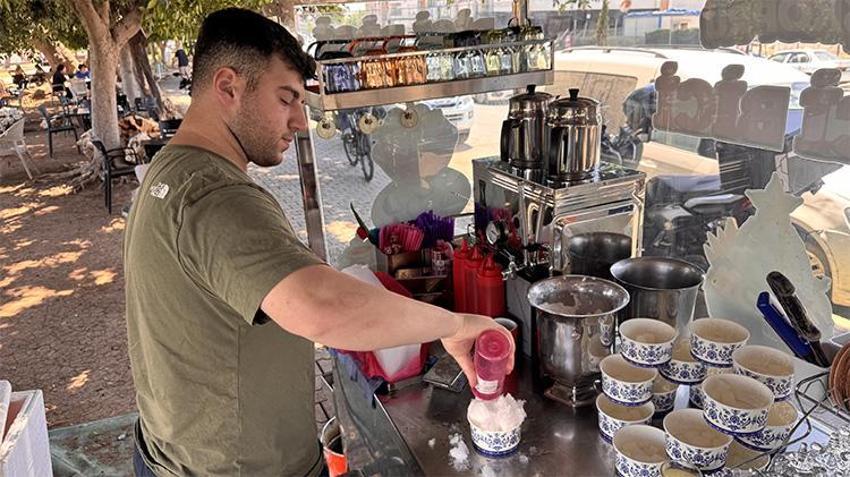 Adana yanıyor, vatandaş bici bici tezgahlarına koşuyor!