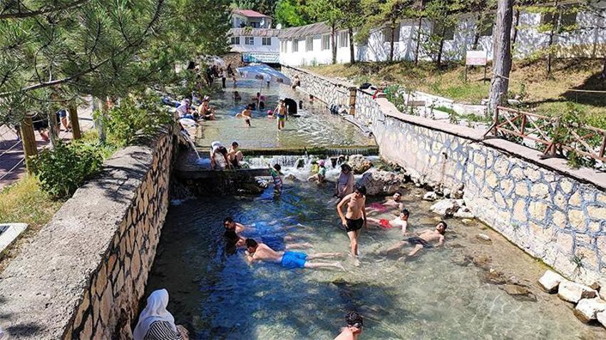 Dünyaca ünlü 'doktor balıklar' tartışmasına Sivas Valiliği noktayı koydu, tartışma bitti