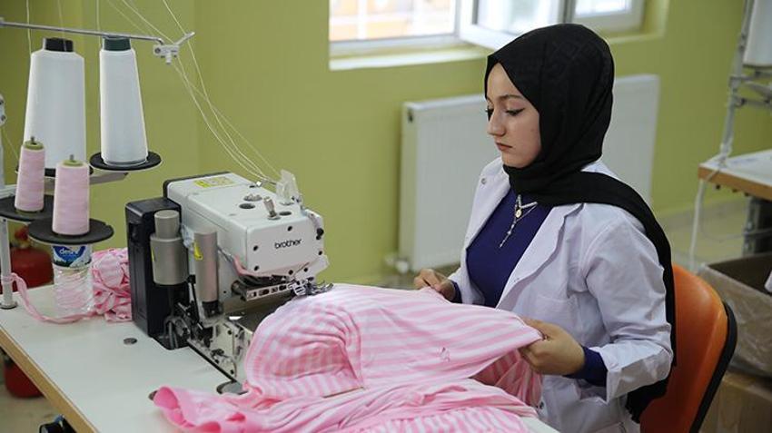 Erzurum'da belediye desteğini alan kadınlar ihracata başladı! Kovid-19 döneminde maske dikiyorlardı
