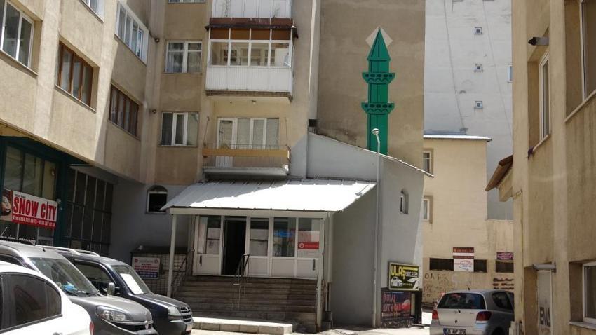Demir yok, beton yok, taş yok! Erzurum'daki o caminin minaresine yakından bakanlar gözlerine inanamıyor: Sadece 3 santim kalınlığında!