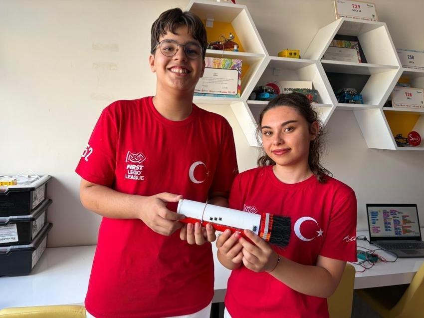 Arkeologların bileklerinde görülüyor: Lise öğrencileri keşfetti, elektriklisini ürettiler
