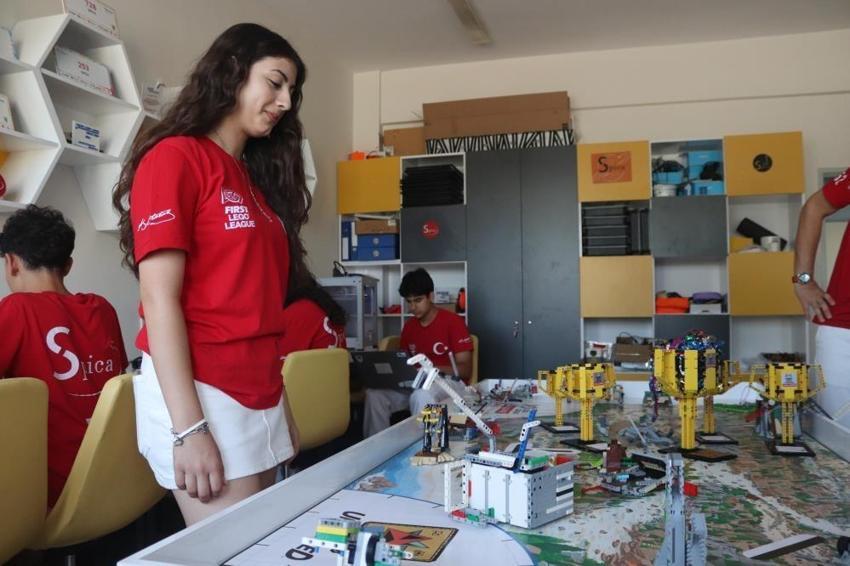 Arkeologların bileklerinde görülüyor: Lise öğrencileri keşfetti, elektriklisini ürettiler