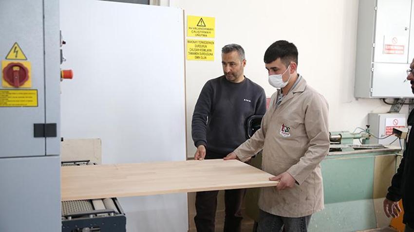 Kastamonu'da bu okuldaki öğrencilerin mezun olmadan işleri hazır! Sanayide bile bu makineler yok: İki ürünün patentini birden alındı