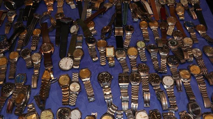 Eskişehir'de gören hayran kalıyor! Dedesinin hediyesiyle başladı, 25 yılda 4 milyon liralık koleksiyona ulaştı