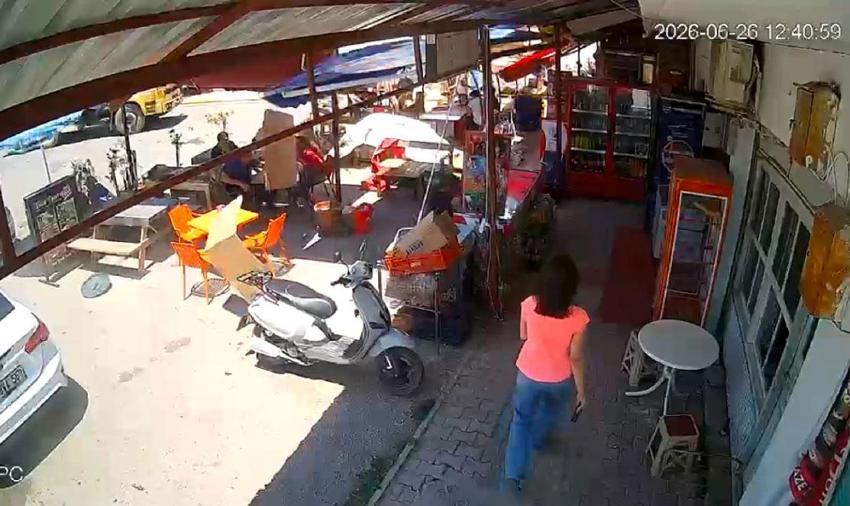 Antalya'da facia saniyelerle atlatıldı! Serik'te hortum panik yarattı, iş yerinde tente müşterilerin üzerine çöktü