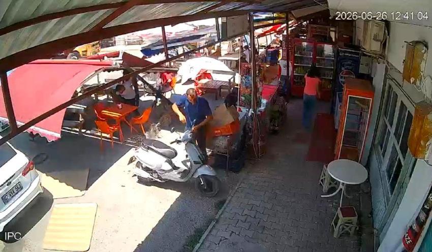 Antalya'da facia saniyelerle atlatıldı! Serik'te hortum panik yarattı, iş yerinde tente müşterilerin üzerine çöktü