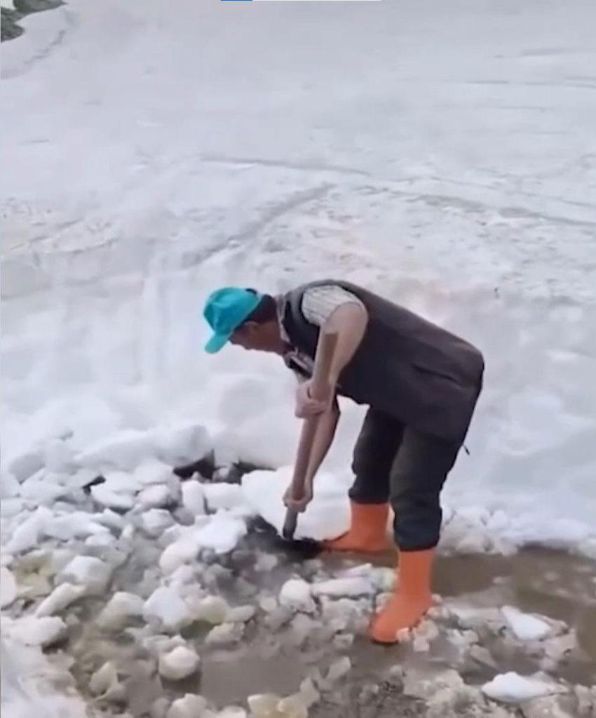 Avrupa sıcaktan kavruluyor, Giresun'da kar kütleleri parçalanıp yayla yolları açılıyor
