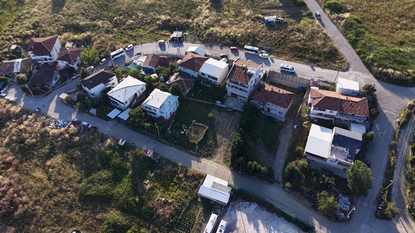 Tapulu evlerinde ortak görünce şok oldular! Belediye ecrimisil ücreti ödemek zorunda kalacaklarını bildirdi