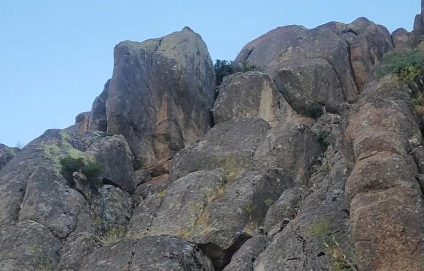 Kuş Kalesi'nde insan ya da uzaylıyı andıran figür tespit edildi