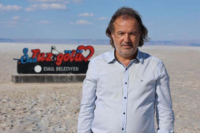Türkiye'nin ikinci en büyük gölü Tuz Gölü pembe renge büründü