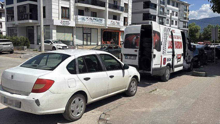 Onlarca sürücü ‘eski alışkanlık' kurbanı oldu: 20'ye yakın aracın lastiği patladı