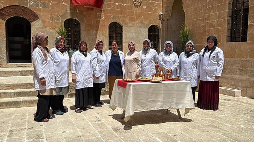 Mardin'de asırlık taş konak gastronomi merkezine dönüştü: 250 kadının emeği dünya pazarına sunuluyor!