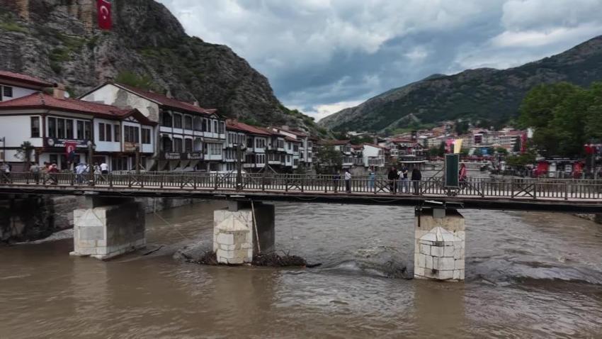 Amasya'da en eskisi bin 800 yıllık: 4 medeniyetin izleri köprü üzerinde bulundu