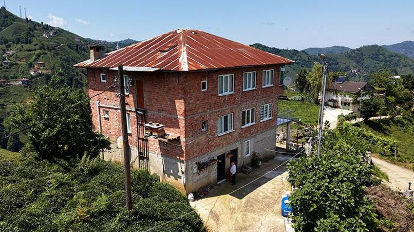 Karadenizli'nin zekası ayıya da yetti! Kurduğu sistemi görenler gözlerine inanamıyor: Asansörle çıkıyor