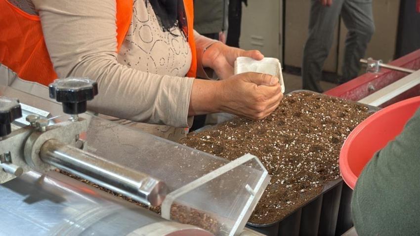 Eskişehir'de üretilip yangın bölgelerine nefes oluyor: Yılda 6 milyon adet üretiliyor