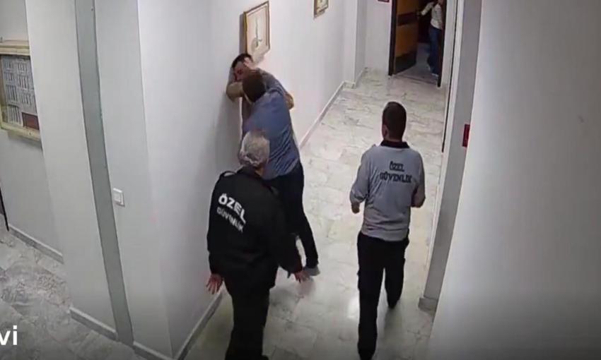Eskişehir'de personeli darbeden hastane müdürü açığa alındı! Kan donduran görüntüler kamerada
