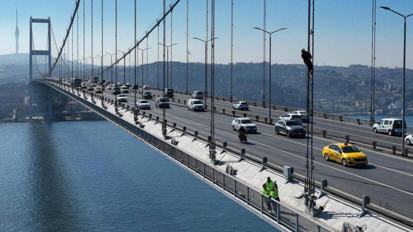 Otoyol ve köprü ücretlerine zam geldi mi? Hangi köprüye zam geldi? Köprü ve otoyollara ne kadar zam yapıldı? Osmangazi ve Çanakkale Köprüsü fiyatı ne kadar oldu? Açıklama geldi