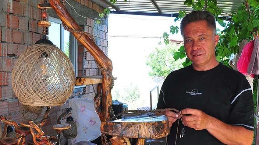 16 yıllık güvenlik görevlisi internette gördü, hayatı değişti! Hiç eğitim almadan ağaç köklerinden üretiyor
