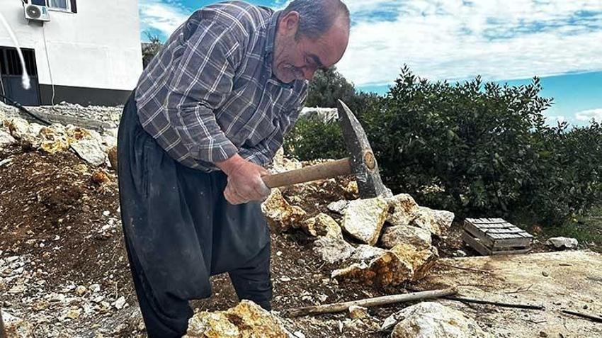 Mersin'de müstakil evi ve villası olanlar saniyeler içinde sıraya girdi: 50 yıldır kayaları kırıp ömürlük duvarlar örüyor!