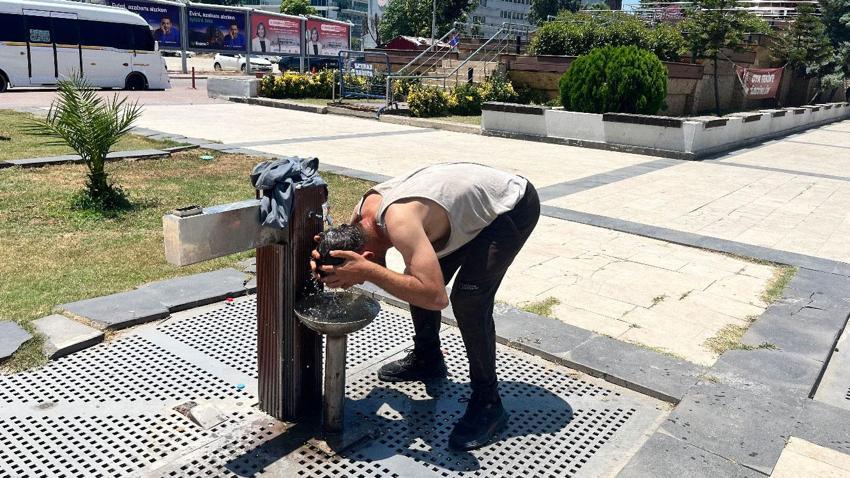 Adanalılardan Avrupalılara sıcaklık tepkisi: Sıcaklık 50-60 derece olacak, yanıyoruz