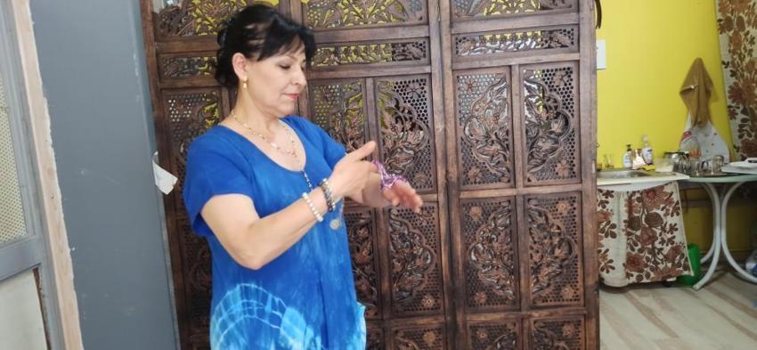 Annesini taklit ederek başladı! Şimdi hem kendi işinin patronu hem de kadınlara meslek öğretiyor