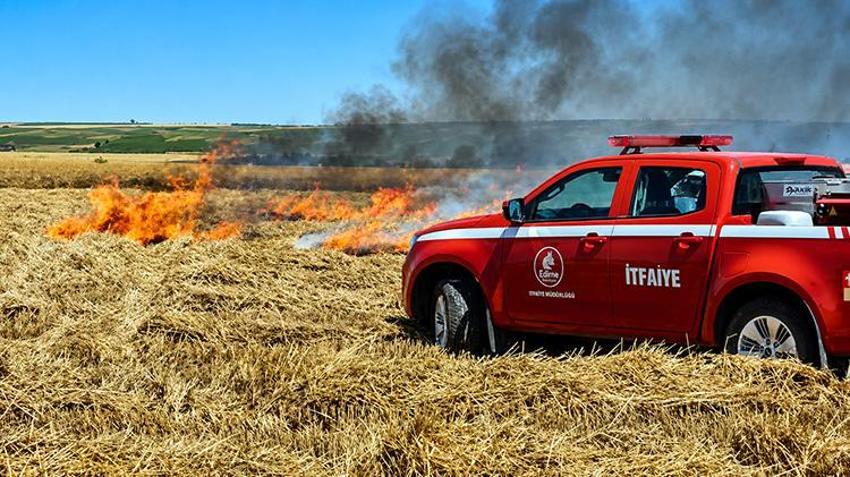 Trakya’da hasat mesaisi alevlerin kıskacında! Milli servet saniyeler içinde küle döndü