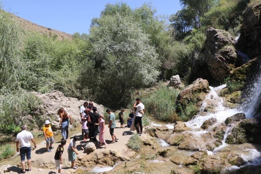 Avrupa’nın kavurucu sıcağından kaçanlar oraya sığındı: Ziyaretçi rekoru kırıyor!