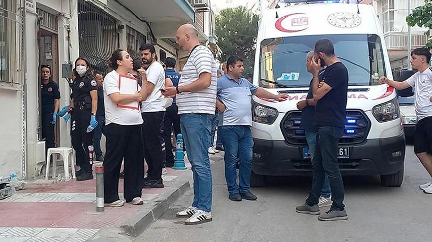 Manisa'da kan donduran olay! Kardeşinin cesediyle 2 gün yaşamış: Kötü koku mahalleyi ayağa kaldırdı
