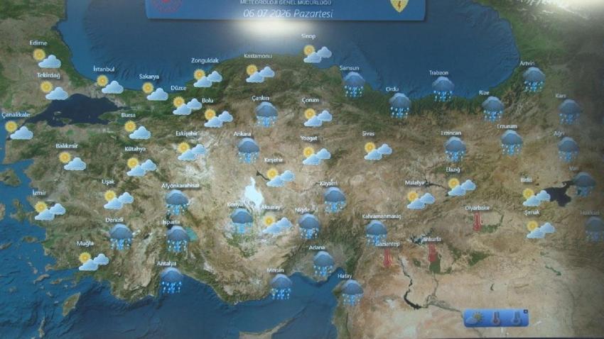Meteoroloji ve AKOM'dan İstanbul için sağanak yağış ve dolu uyarısı peş peşe geldi