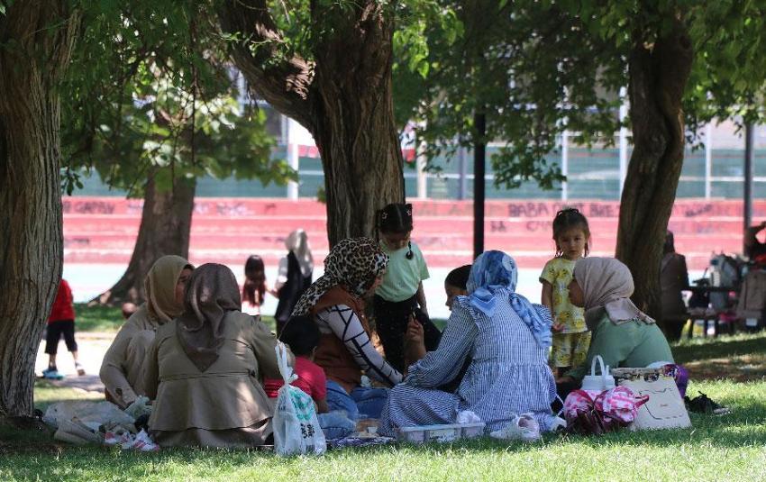 Meteoroloji ve AKOM'dan İstanbul için sağanak yağış ve dolu uyarısı peş peşe geldi