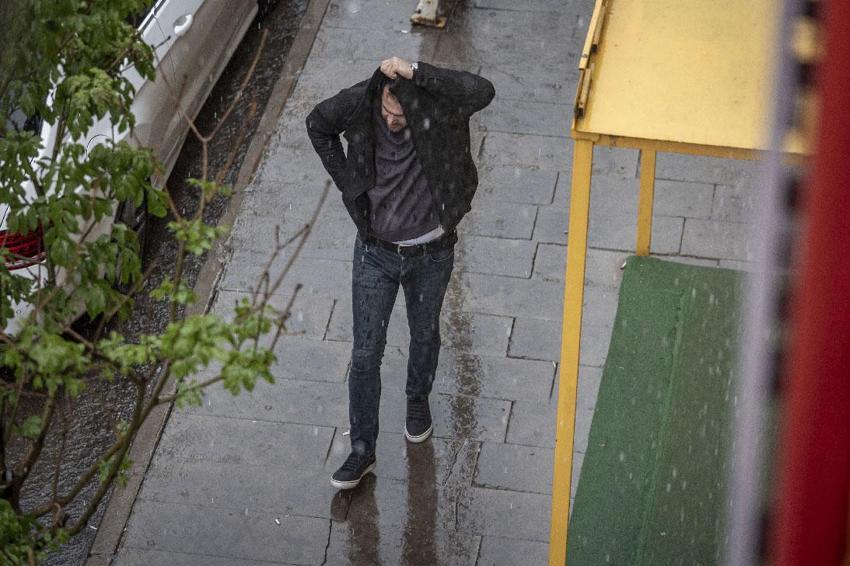 Meteoroloji ve AKOM'dan İstanbul için sağanak yağış ve dolu uyarısı peş peşe geldi