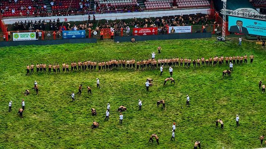 665. Tarihi Kırkpınar Yağlı Güreşleri'nde ikinci gün müsabakaları başladı! İlk sonuçlar gelmeye başladı