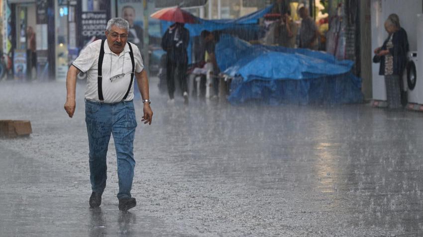 40 il için kuvvetli sağanak yağmur uyarısı geldi! Meteoroloji son hava durumu raporu ile bölgeleri tek tek açıkladı