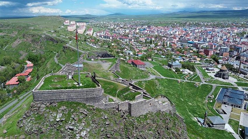Bin yıldır ayakta, savaşlara ve yıkımlara meydan okudu ama listede yok! Tarih Turizminin gizli haznesi keşfedilmeyi bekliyor