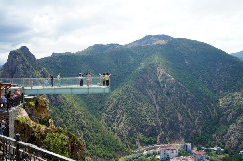 240 metre yüksekte ziyaretçi akınına uğruyor: Gümüşhane'nin zirve noktasında yer alıyor