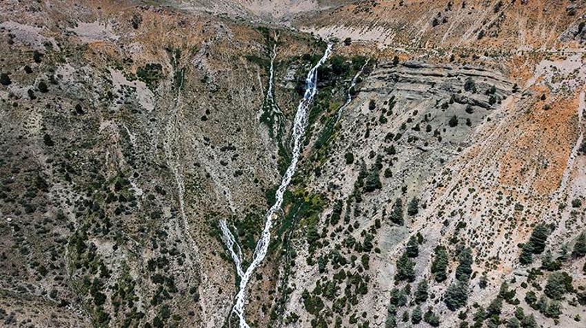 Torosların zirvesinde doğa mucizesi: Gömbe Yaylası, Uçarsu Şelalesi ve Yeşilgöl ziyaretçi akınına uğruyor!
