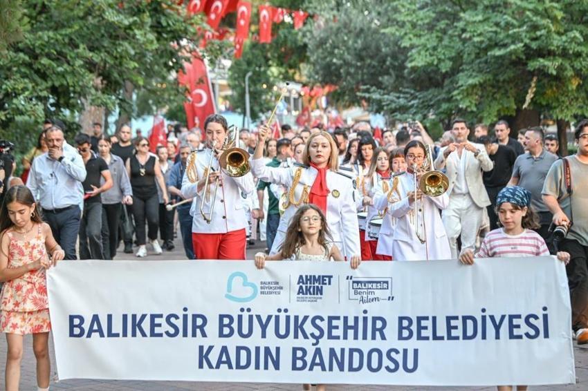 4 gün sürdü, binlerce kişi Balıkesir'e akın etti! Dünyanın dört bir yanından katıldılar
