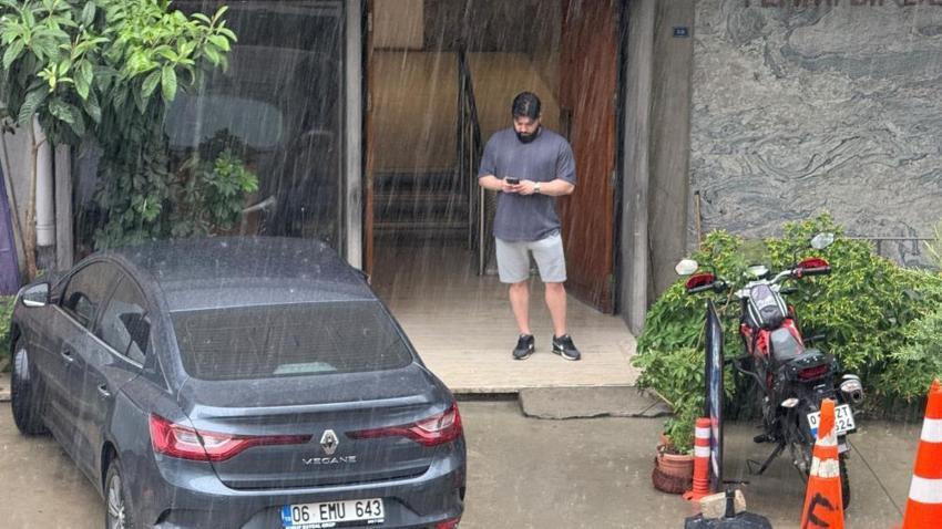 Adana'da hava durumu! Temmuzda sağanak yağış etkili oldu, Adanalılar serinledi