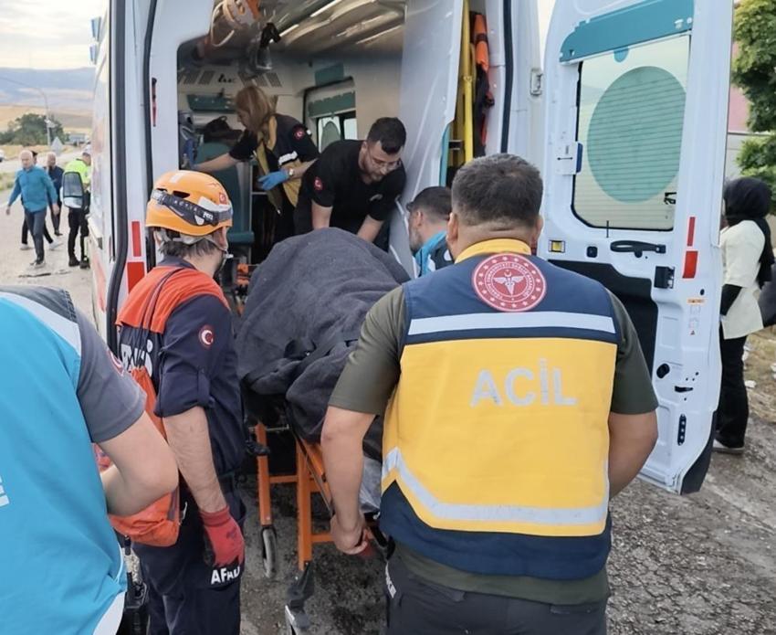 Kırıkkale'de yolcu otobüsü devrildi: 3'ü ağır 41 yaralı