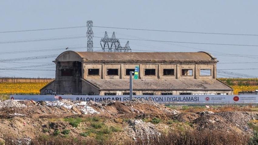 Ayçiçek tarlalarının ortasında Osmanlı'nın gökyüzüne açılan kapısı yatıyor